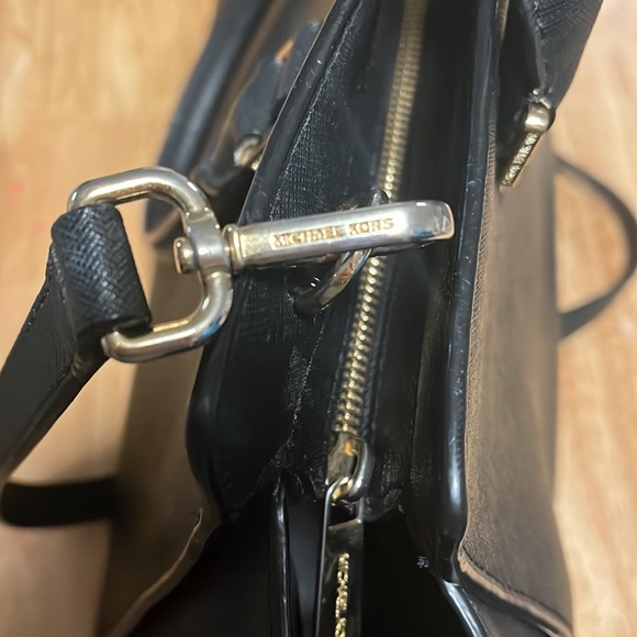 Michael Kors Leather Purse Cross Body or Hand Bag - Picture 16 of 16